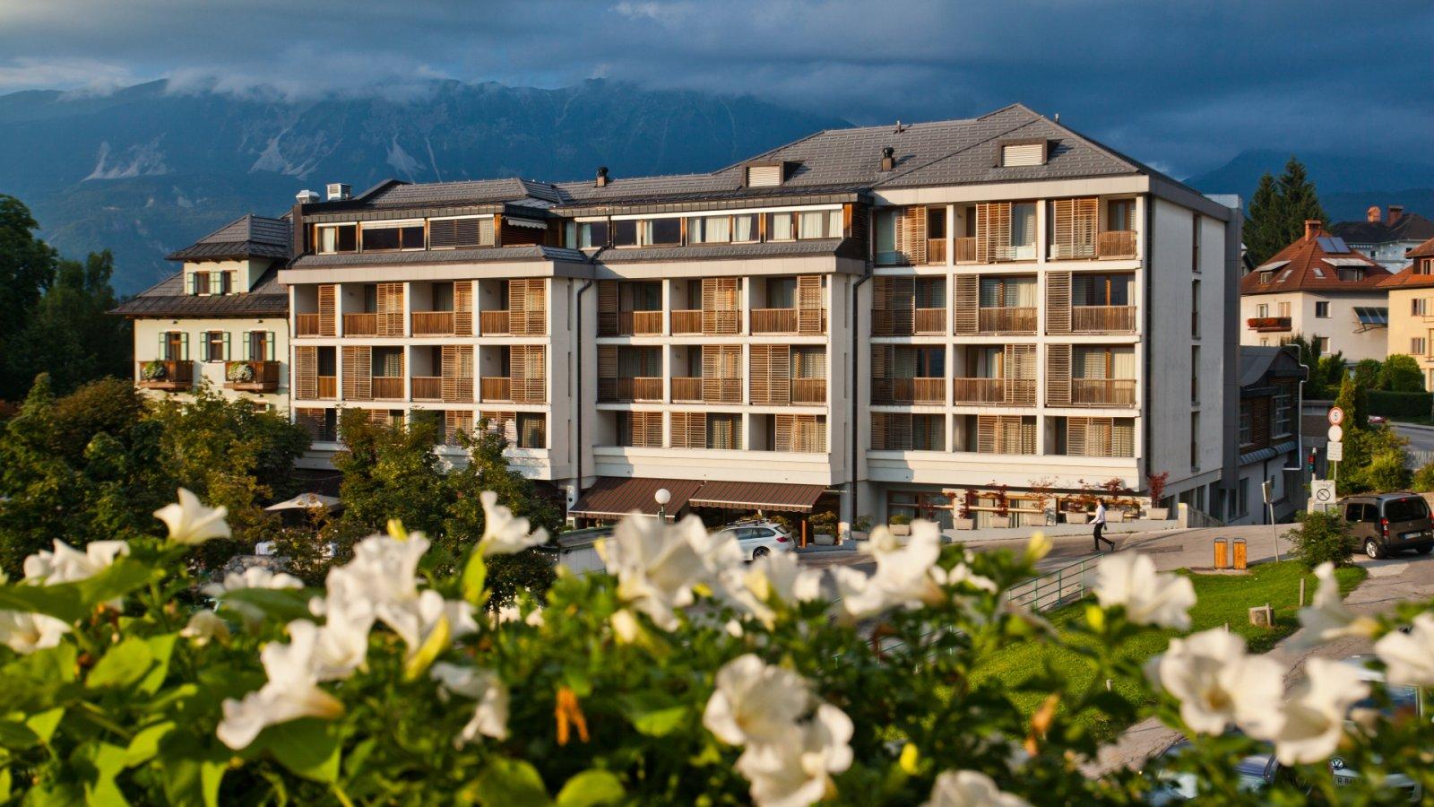 Hotel Lovec 4*